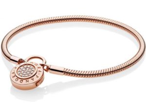 Bracelet pandora rose 199€