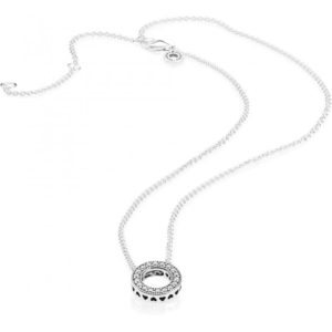 Collier et pendentif Pandora 69€ 